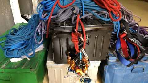 cordes coffres mousquetons