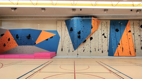 Le nouveau Mur d'escalade du Gymnase de La Croix-Nivert